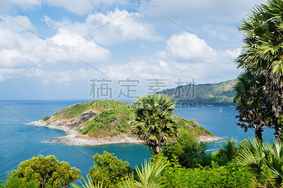 从泰国南部普吉岛的观景台看到安达曼海。