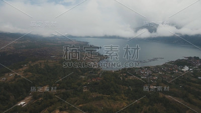 火山口的湖泊。巴厘岛,巴都尔