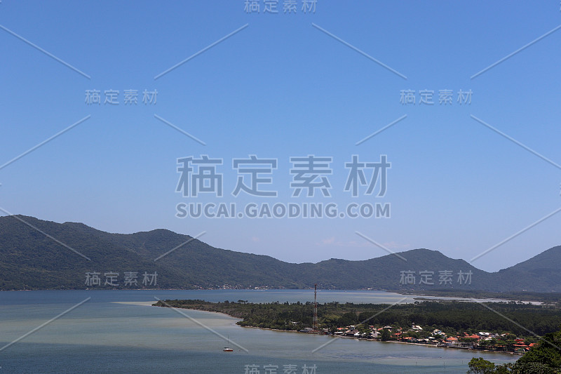 美丽的全景从鼹鼠海滩的观点在Florianópolis，圣卡塔琳娜。