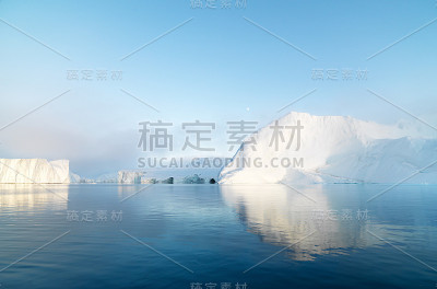 格陵兰岛伊卢利萨特的巨大冰山