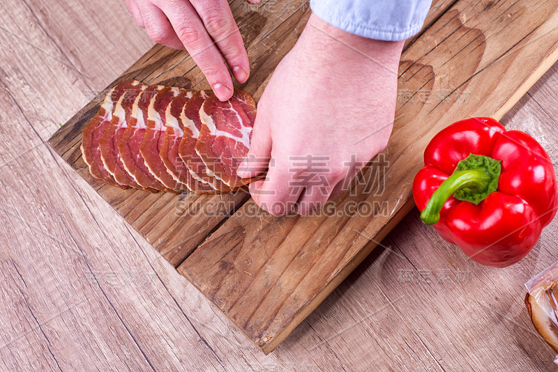 人类正在整理食物