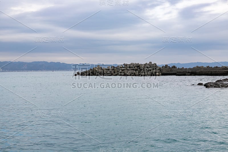 日本千叶县鸭川市富美港的风景