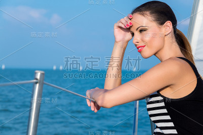 夏日游艇