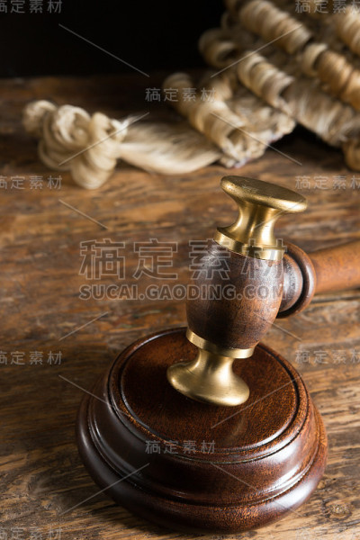 法官的假发和锤子