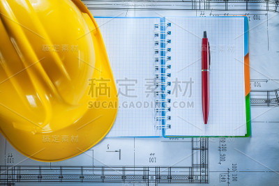 施工平面图上的防护安全帽笔记本笔