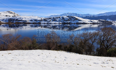 纽西兰皇后镇海耶斯湖的冬天