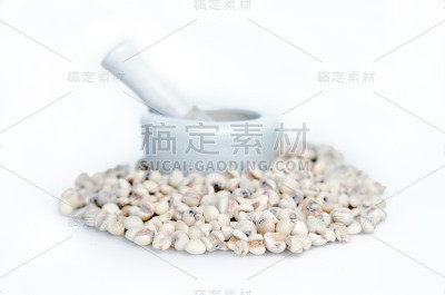 小米粒上分离出黄豆，小米粒上白粒