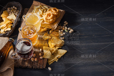 三杯不同的精酿啤酒
