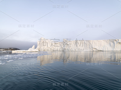 格陵兰岛北冰洋上的冰山