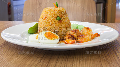 大虾香猪肉炒饭