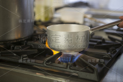 厨房烹饪