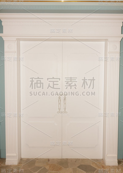 通过