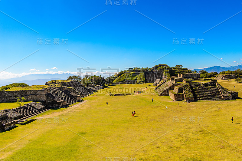 主广场全景，从北平台，蒙特阿尔班，一个大的前哥伦布时期的考古遗址，圣克鲁斯Xoxocotlan市，瓦