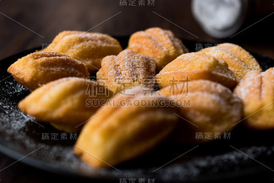 自制糖粉玛德琳蛋糕