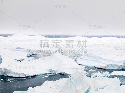 格陵兰岛伊卢利萨特冰湾北冰洋上的冰山