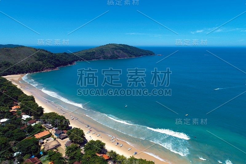 Paraty海湾全景在阳光明媚的一天，里约热内卢de Janeiro，巴西。伟大的景观。旅游目的地。