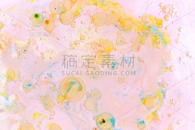 抽象的彩色背景上的液体用油，彩色的油滴在粉红色的背景上，宇宙全息图案，极简主义，波普艺术纹理为设计师