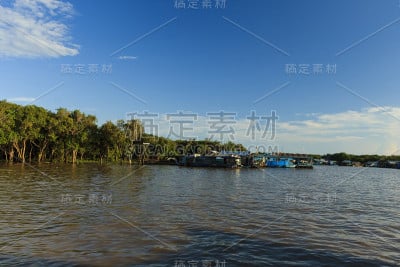 浮动村