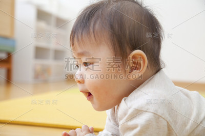 女婴儿