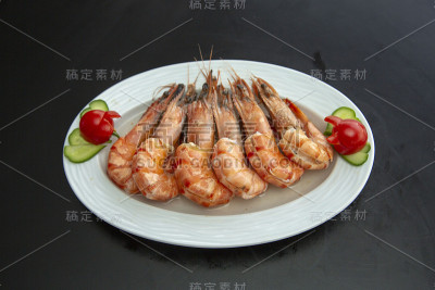 黑色背景上的海鲜