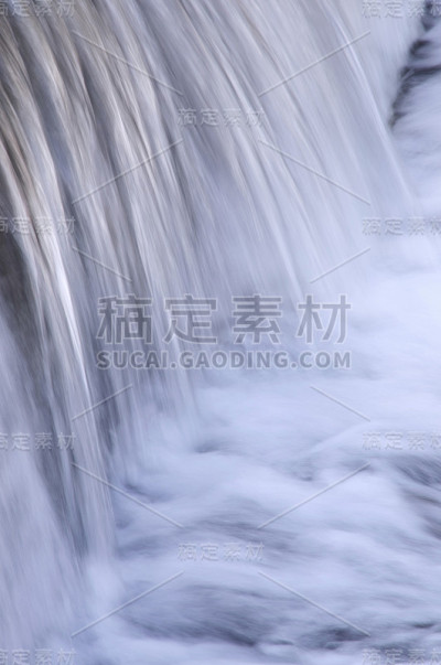 下降的水