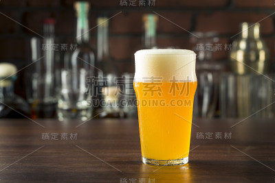 清爽黄金啤酒