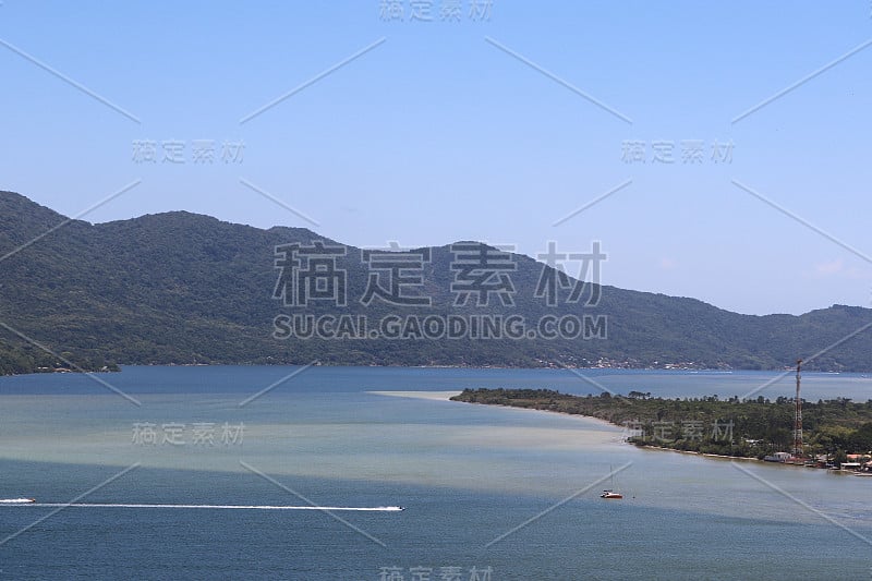 美丽的全景从鼹鼠海滩的观点在Florianópolis，圣卡塔琳娜。