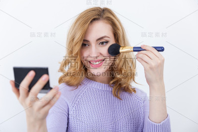 美丽的女孩化妆