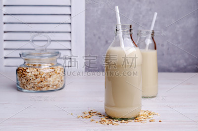 用燕麦代替牛奶
