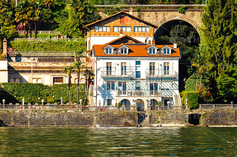 意大利皮埃蒙特湖(Lago Maggiore)海岸