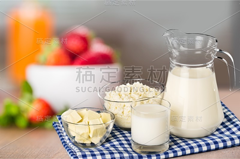 牛奶。