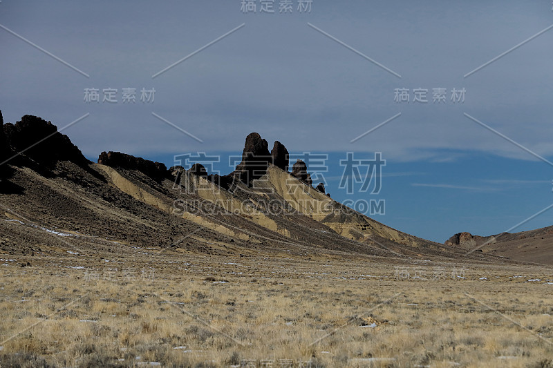 希普罗克，美国新墨西哥州沙漠中的一座伟大的火山岩石山