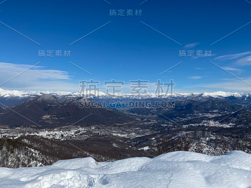 “鲜花广场”，意大利阿尔卑斯山，雪后