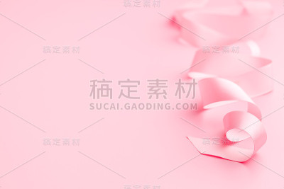 粉红色的丝带卷