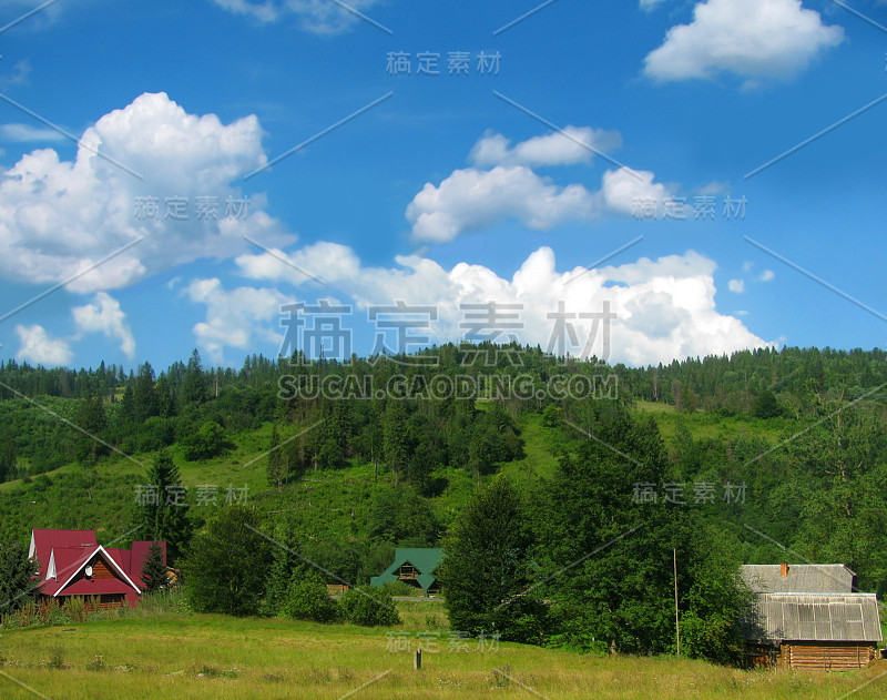 小村庄和山区景观