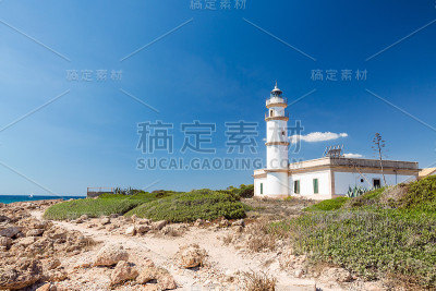 Ses Salines角的灯塔。马洛卡岛,西班牙。这座灯塔位于马略卡岛的最南端。
