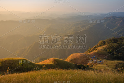 露营的日出