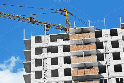 起重机及高层建筑工地