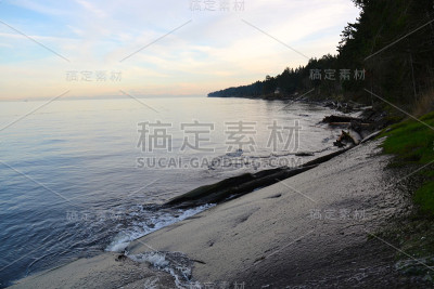 加利亚诺岛