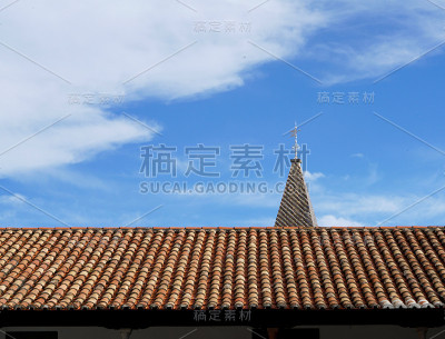 屋顶上的尖塔