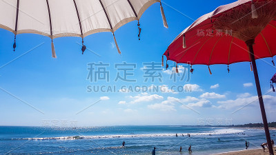 巴厘岛——海滩上的遮阳伞
