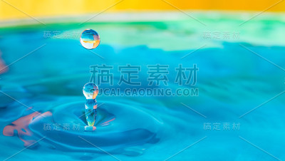 水滴飞溅