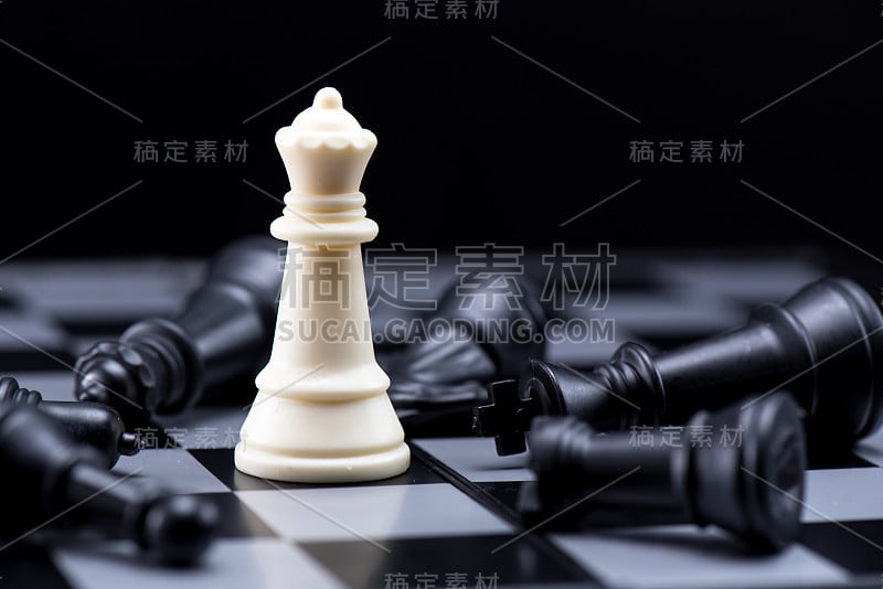 一个棋子对全套棋子。战略、计划和决策概念