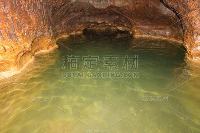 美丽的湖洞，泰国北部