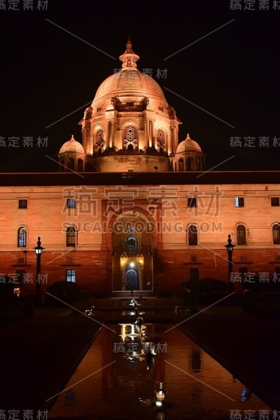 印度德里的Rashtrapati Bhawan五颜六色的夜景，著名的Rashtrapati Bhaw