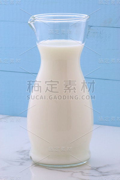 复古样式的牛奶