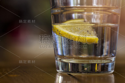 矿泉水