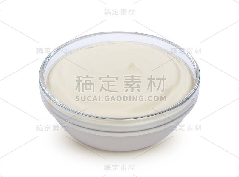 酸奶油孤立在白色背景