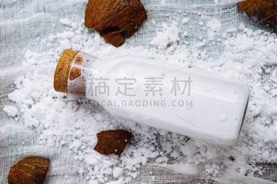 自制的椰奶。