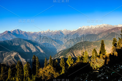 巴基斯坦北部开伯尔-普赫图赫瓦的曼塞赫拉区，美丽的纳兰和卡甘山谷